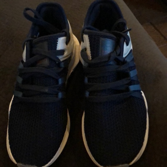 ADIDAS SHOES - Picture 2 of 4